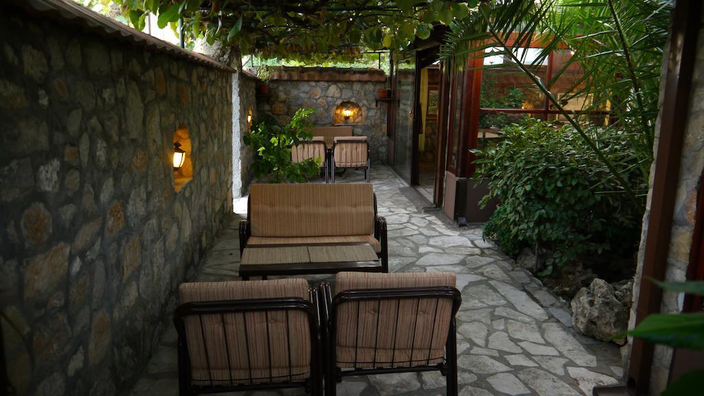 Hotel Ambiente بودغوريتْسا المظهر الخارجي الصورة
