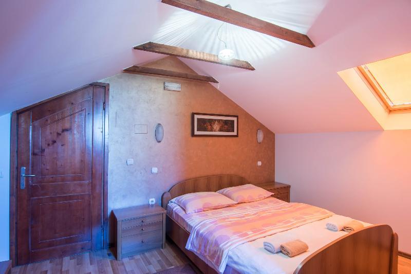 Hotel Ambiente بودغوريتْسا المظهر الخارجي الصورة