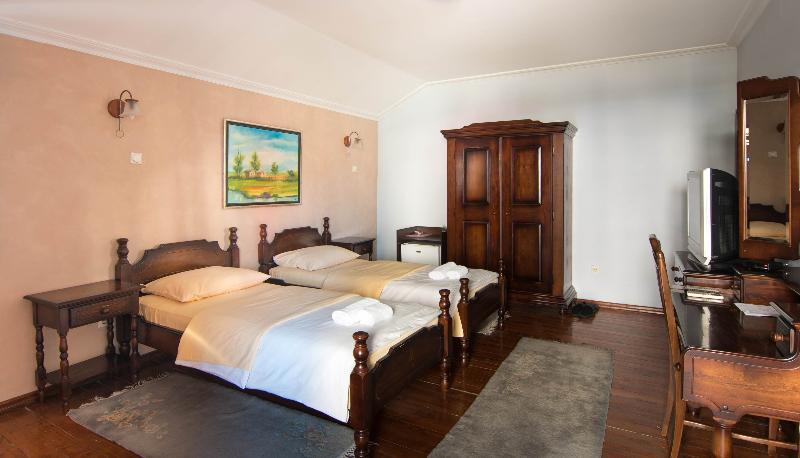 Hotel Ambiente بودغوريتْسا المظهر الخارجي الصورة